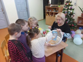 делаем съедобную кормушку